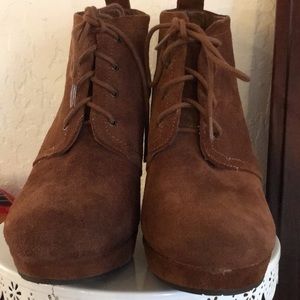Jessica Simpson brown suede booties